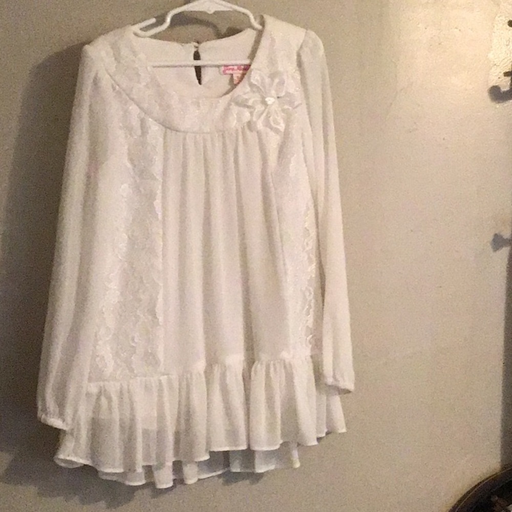Flouncy blouse